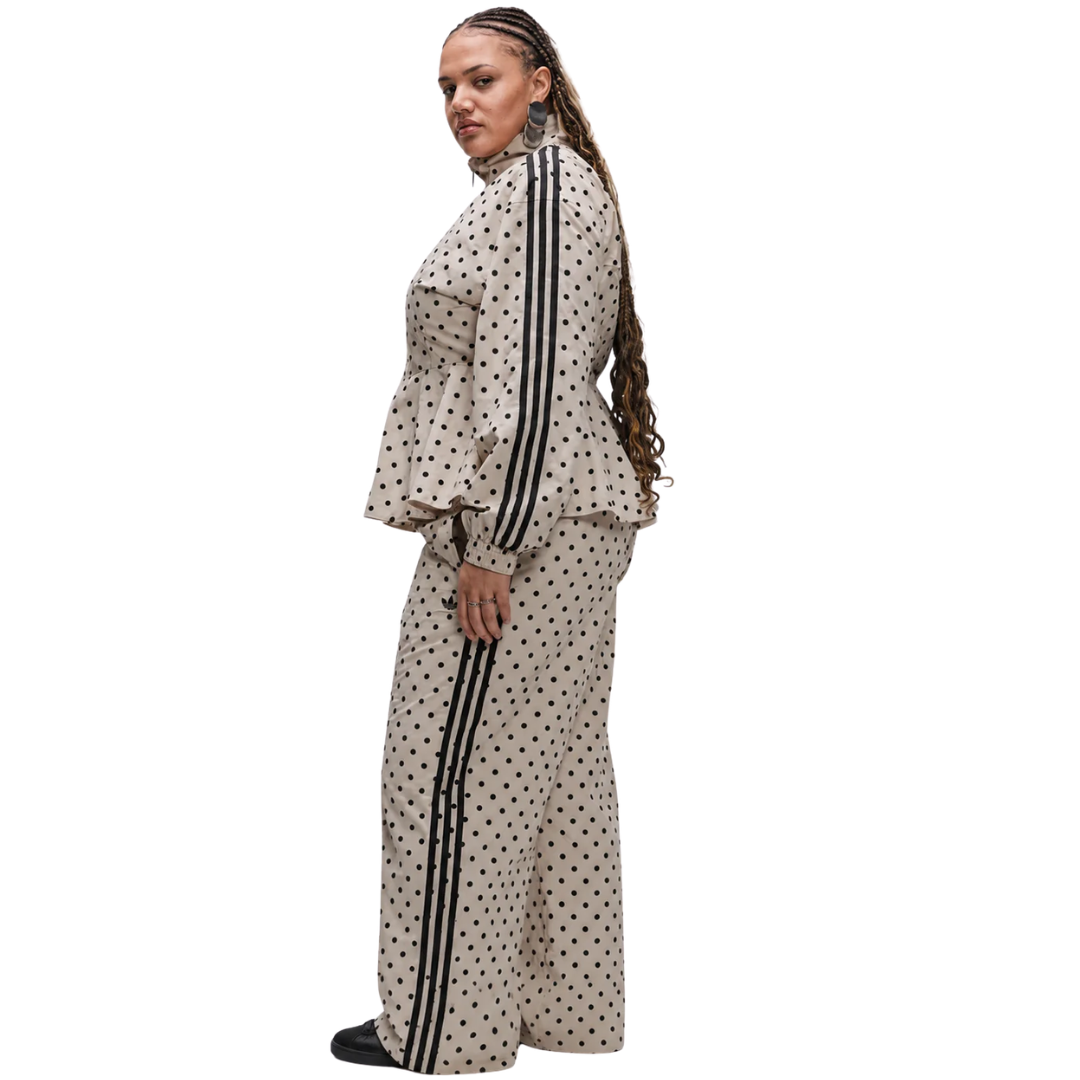 Conjunto deportivo de lunares