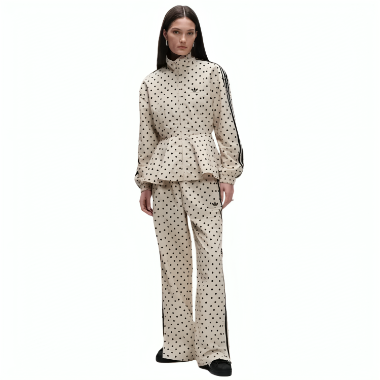 Conjunto deportivo de lunares